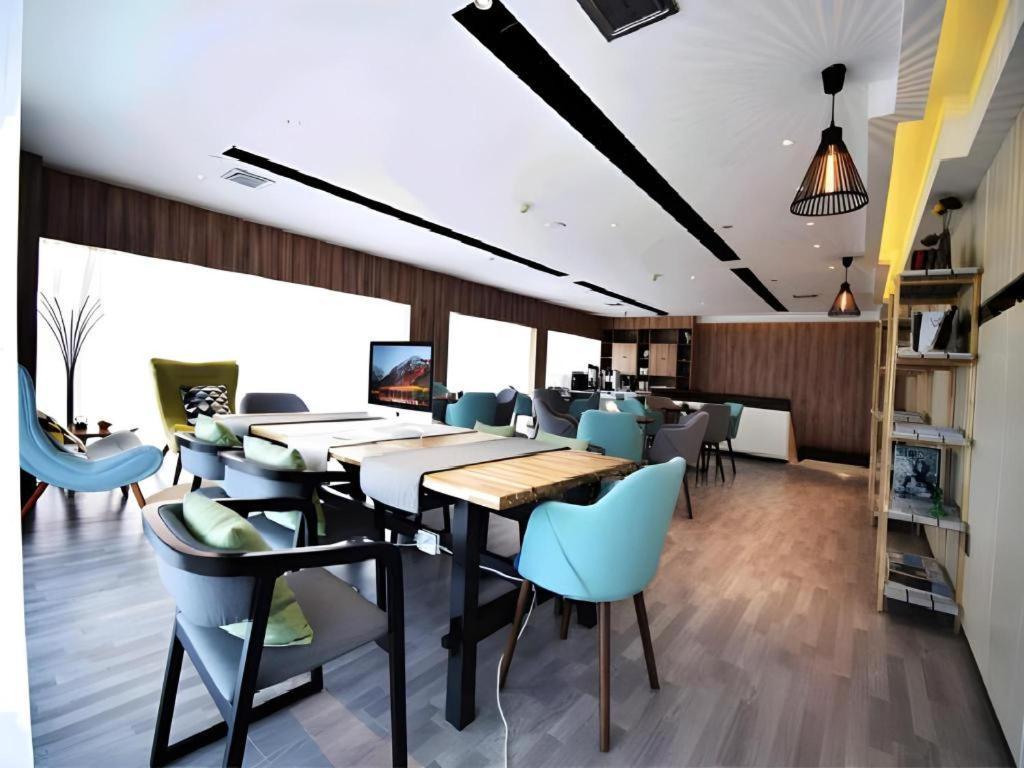 Jinjiang Metropolo Hotel Nanjing Jiangjun Dadao Hehai University Branch Zewnętrze zdjęcie