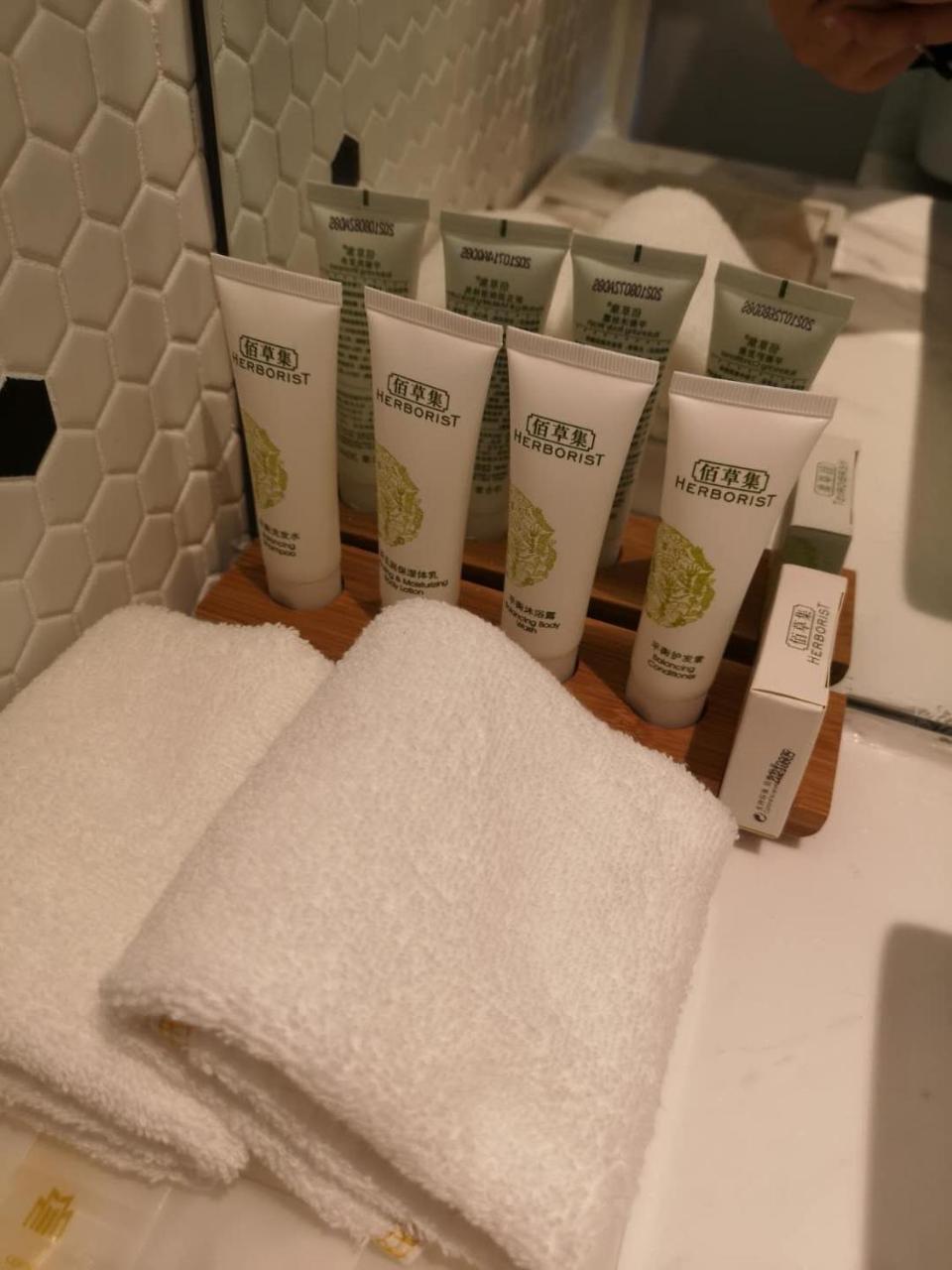 Jinjiang Metropolo Hotel Nanjing Jiangjun Dadao Hehai University Branch Zewnętrze zdjęcie