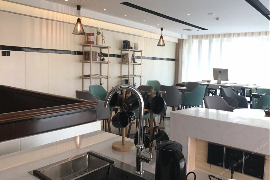 Jinjiang Metropolo Hotel Nanjing Jiangjun Dadao Hehai University Branch Zewnętrze zdjęcie